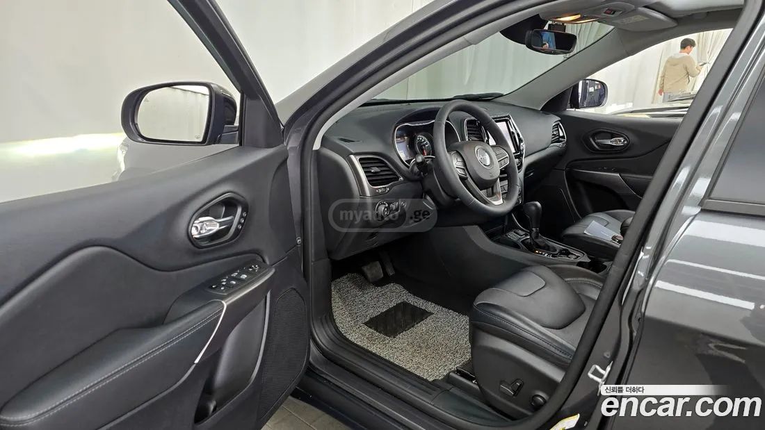 Jeep Cherokee - фото 10