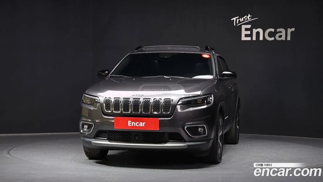 Jeep Cherokee - фото 3