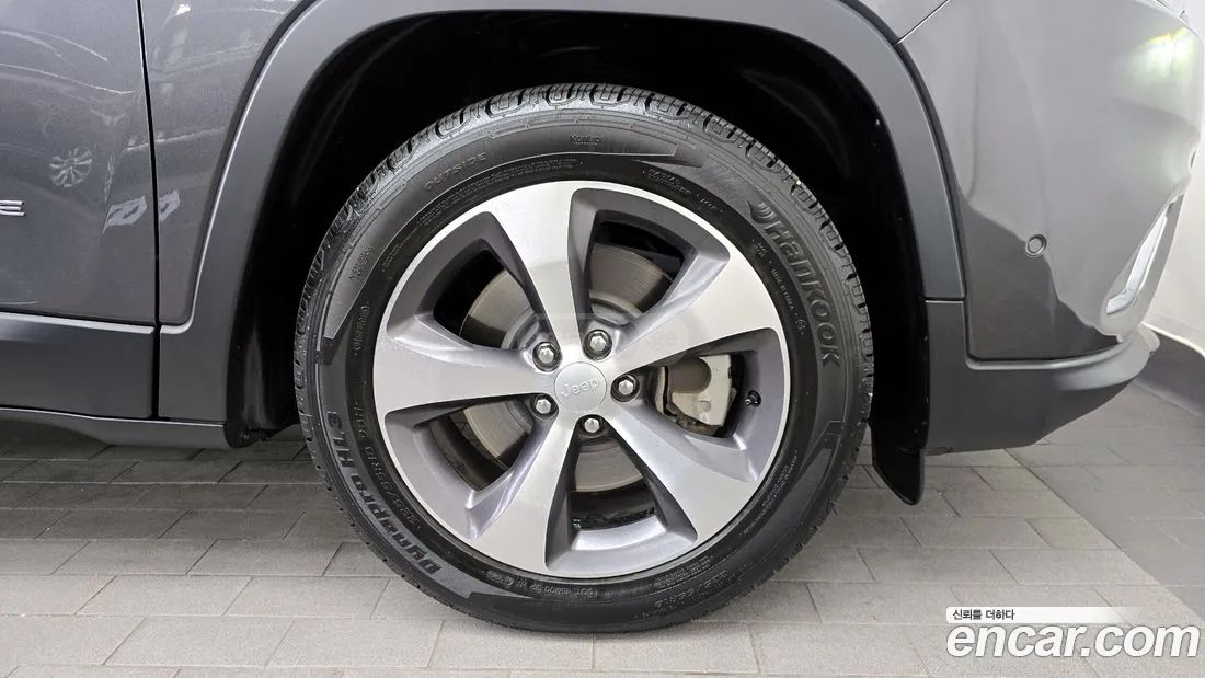 Jeep Cherokee - фото 5