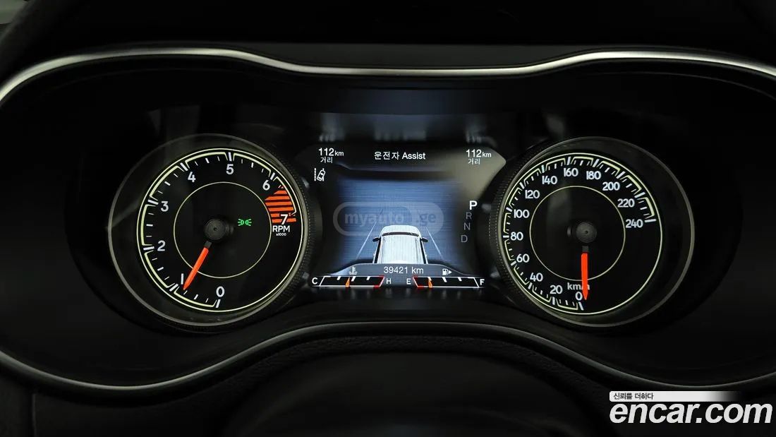 Jeep Cherokee - фото 8