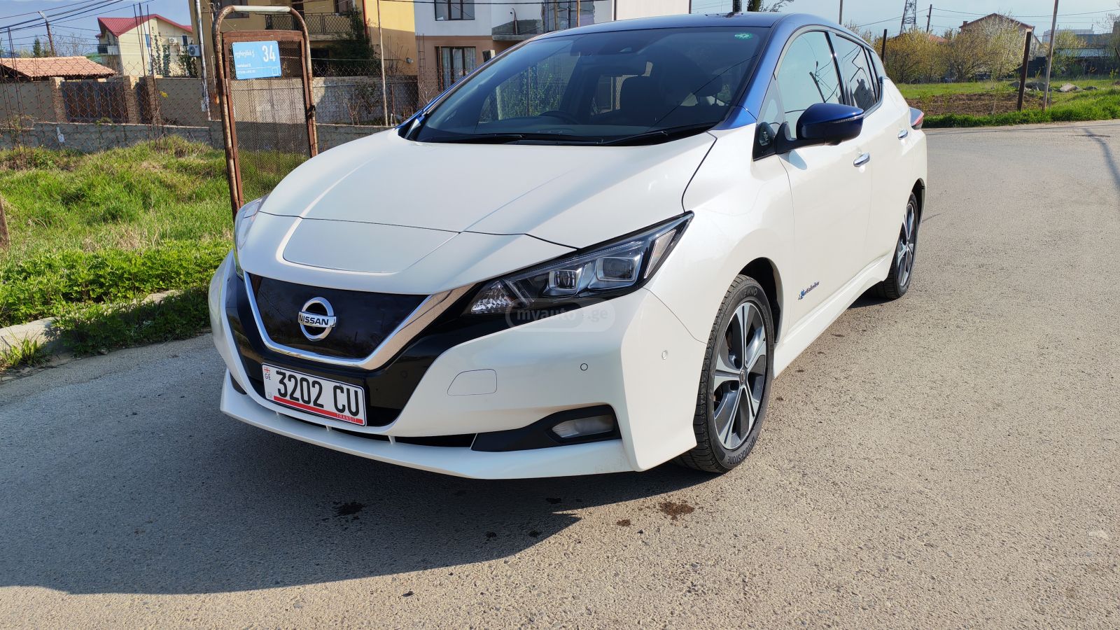 Nissan Leaf - фото 2