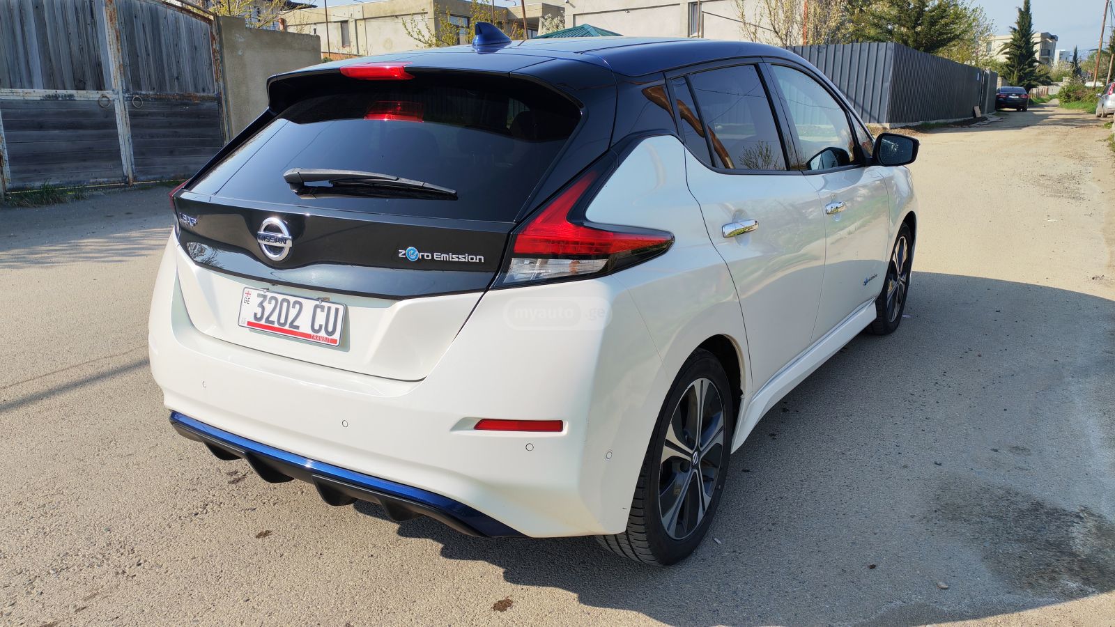 Nissan Leaf - фото 4
