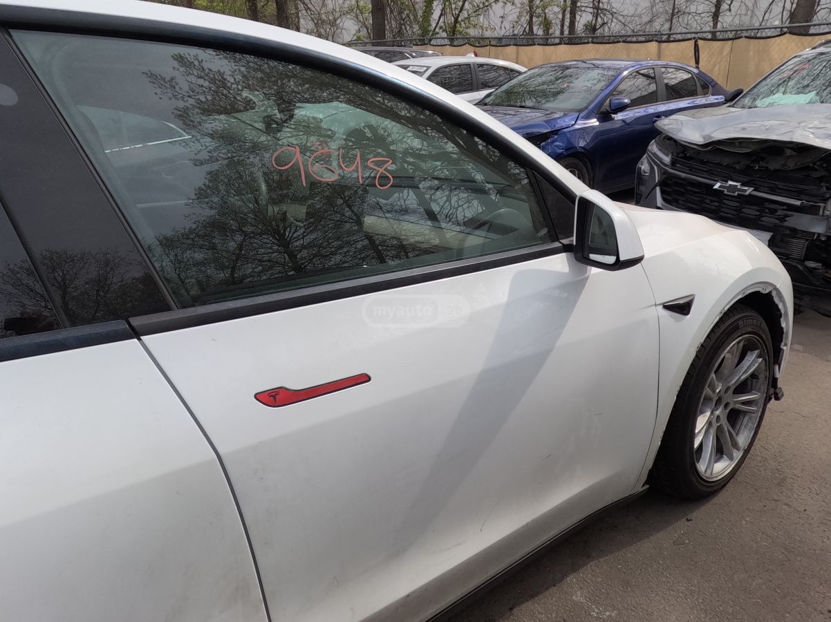 Tesla Model Y - фото 7