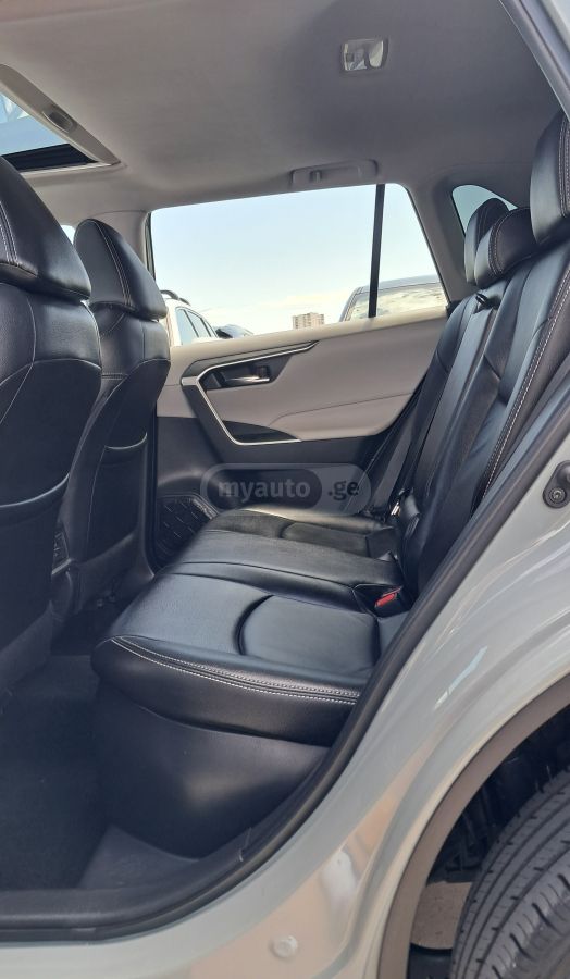 Toyota Rav 4 - фото 12
