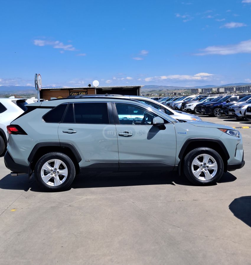 Toyota Rav 4 - фото 2