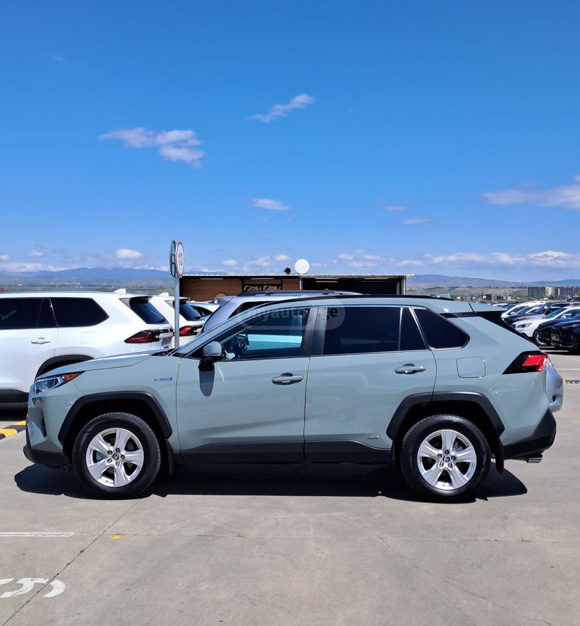Toyota Rav 4 - фото 3