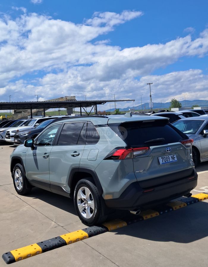 Toyota Rav 4 - фото 7