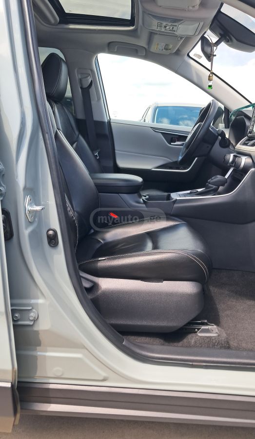 Toyota Rav 4 - фото 9