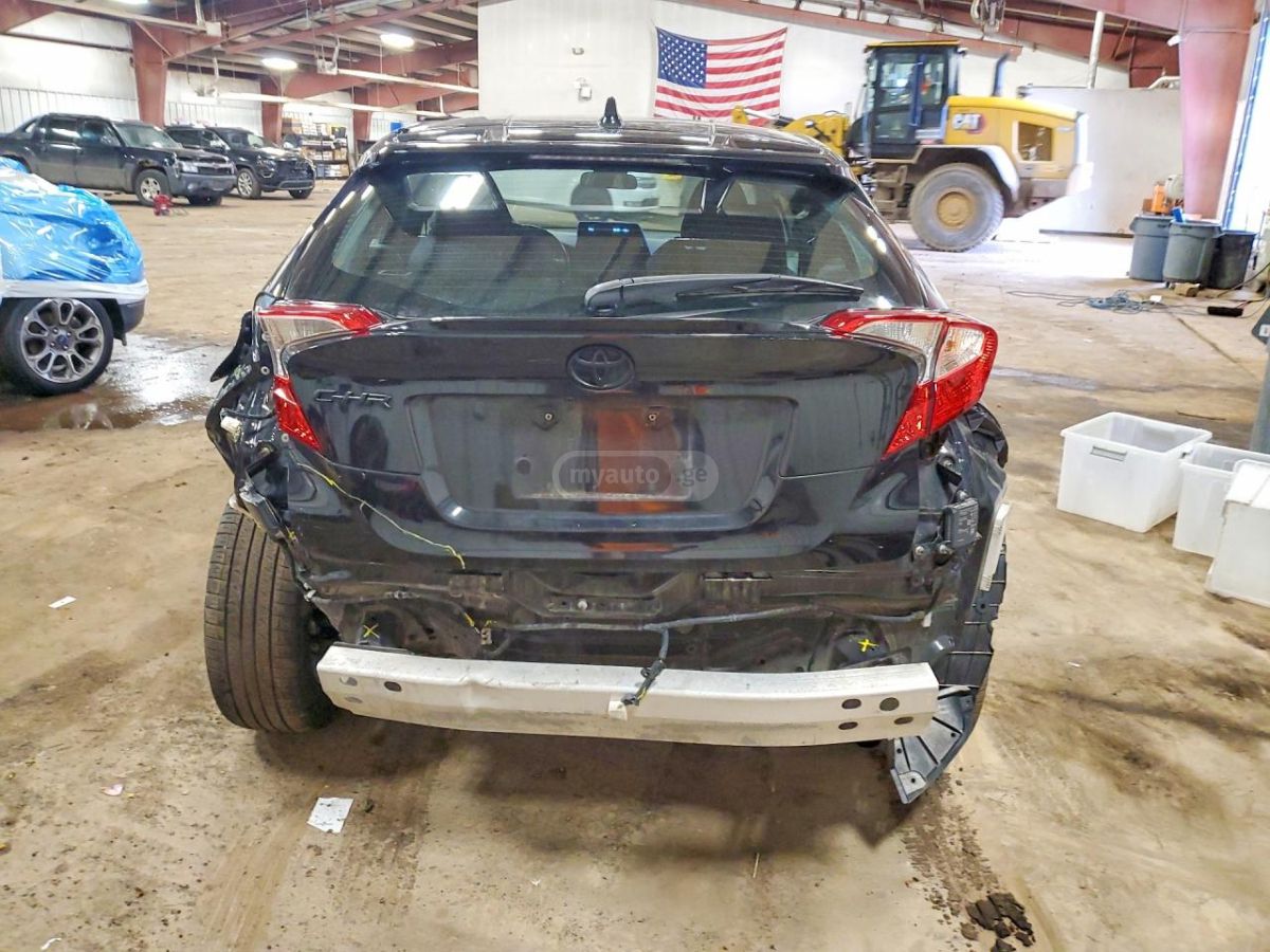 Toyota CHR - фото 6