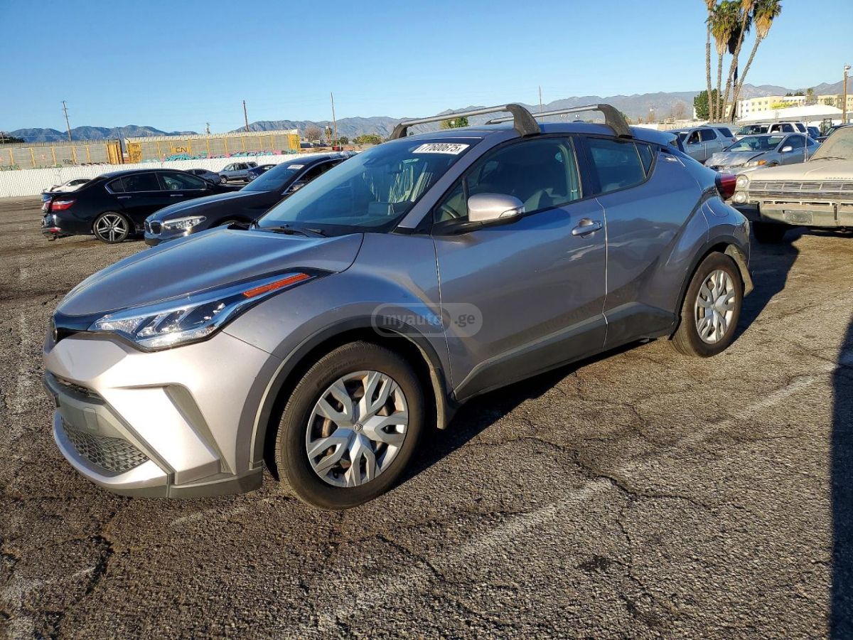 Toyota CHR - фото 1