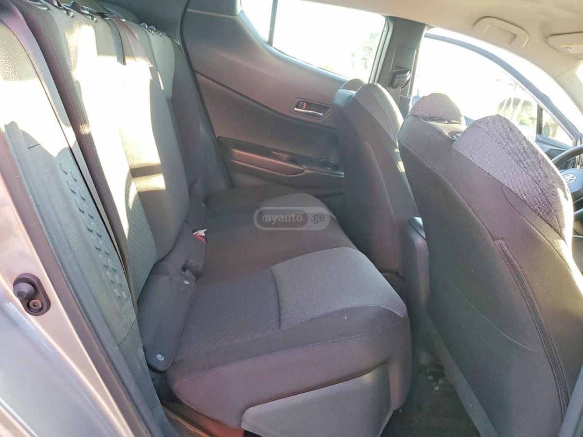 Toyota CHR - фото 10