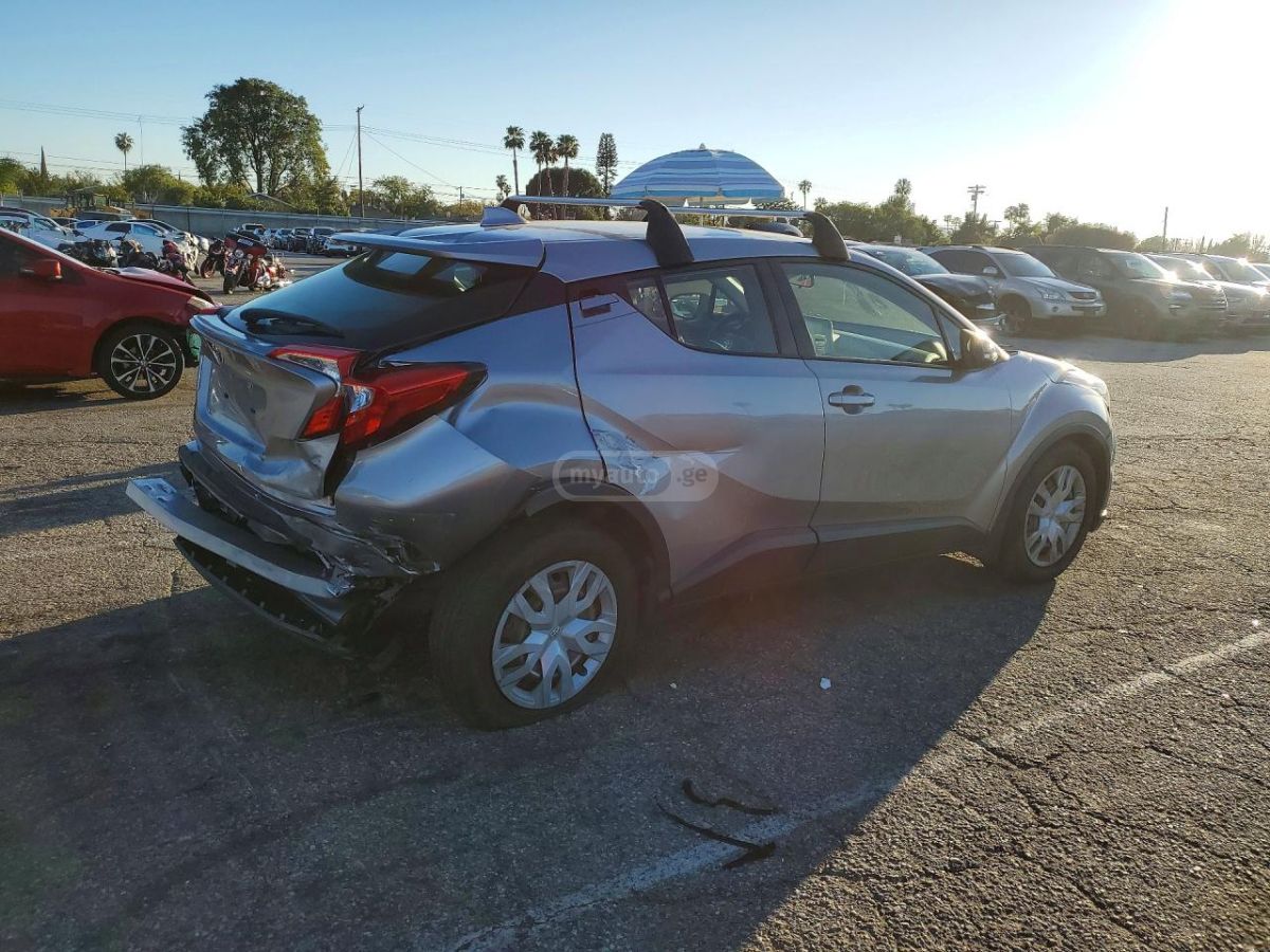 Toyota CHR - фото 3