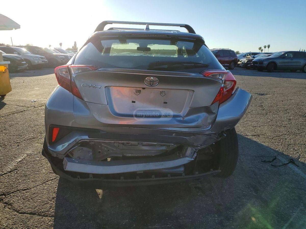 Toyota CHR - фото 6