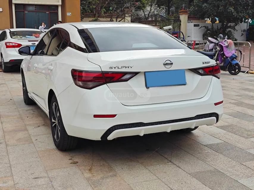 Nissan Sylphy 2021 — миниатюра 5