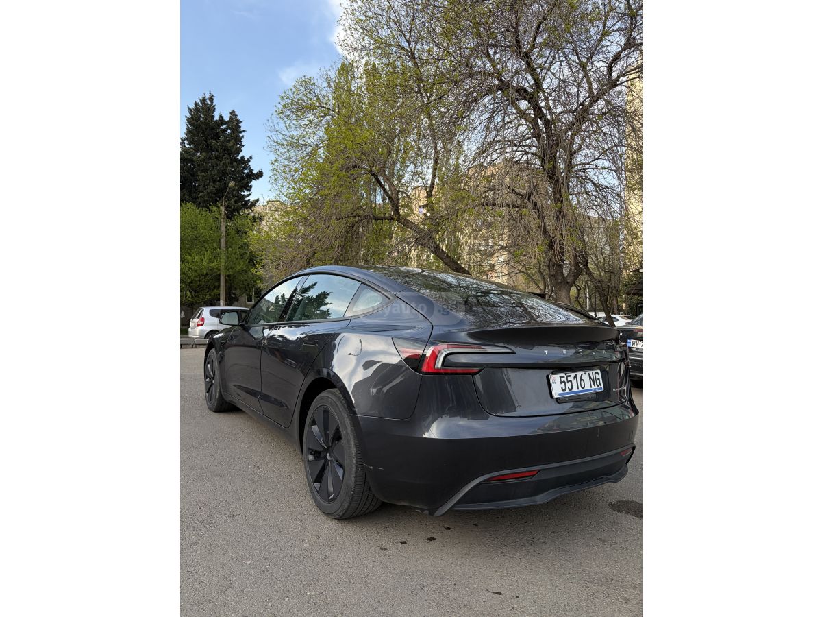 Tesla Model 3 - фото 2