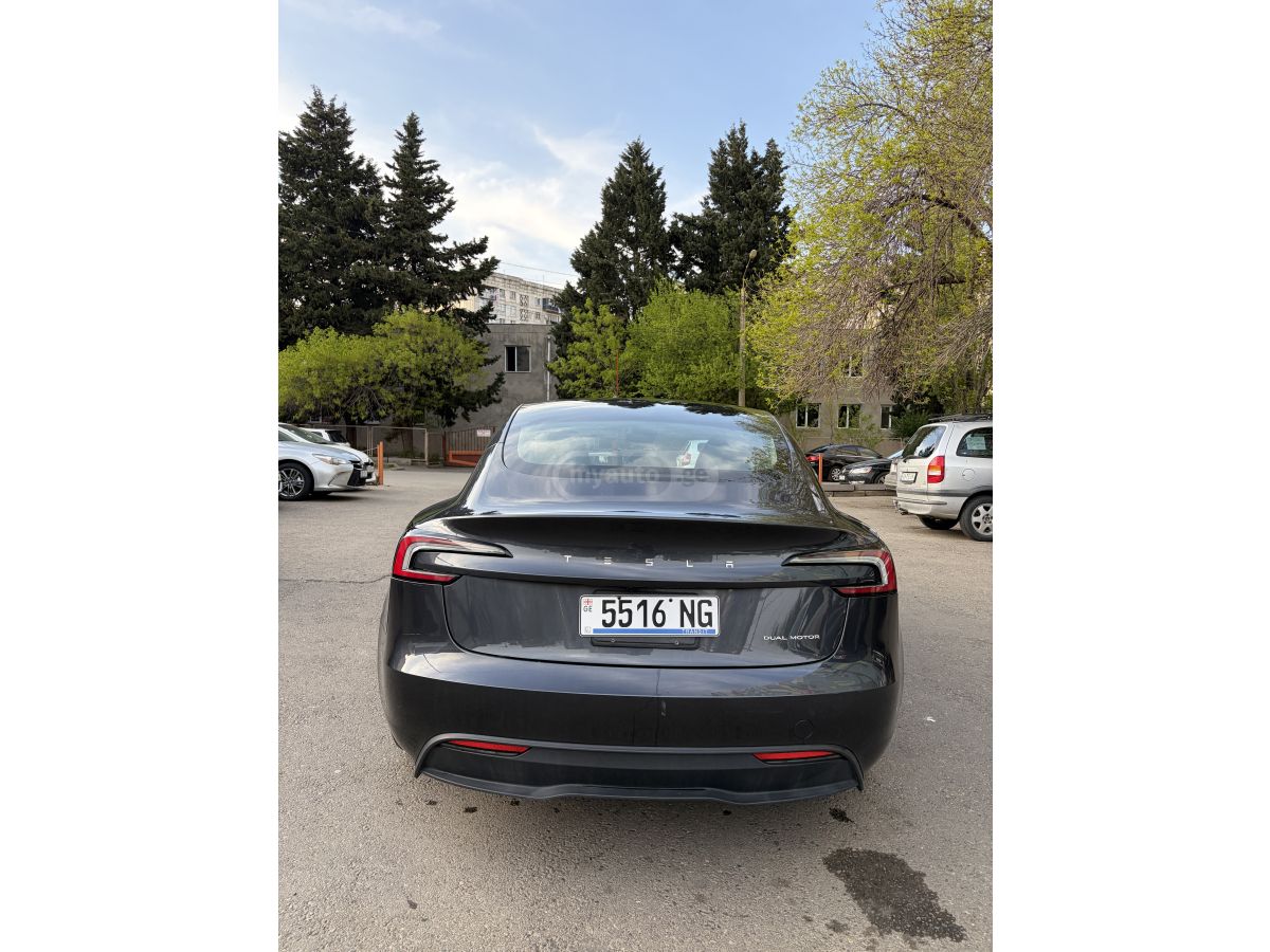 Tesla Model 3 - фото 3