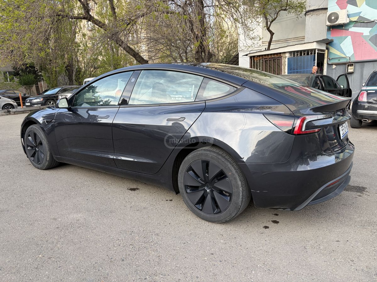Tesla Model 3 - фото 5