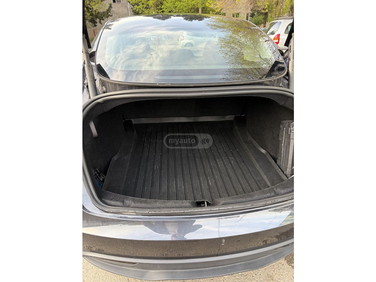 Tesla Model 3 - фото 7