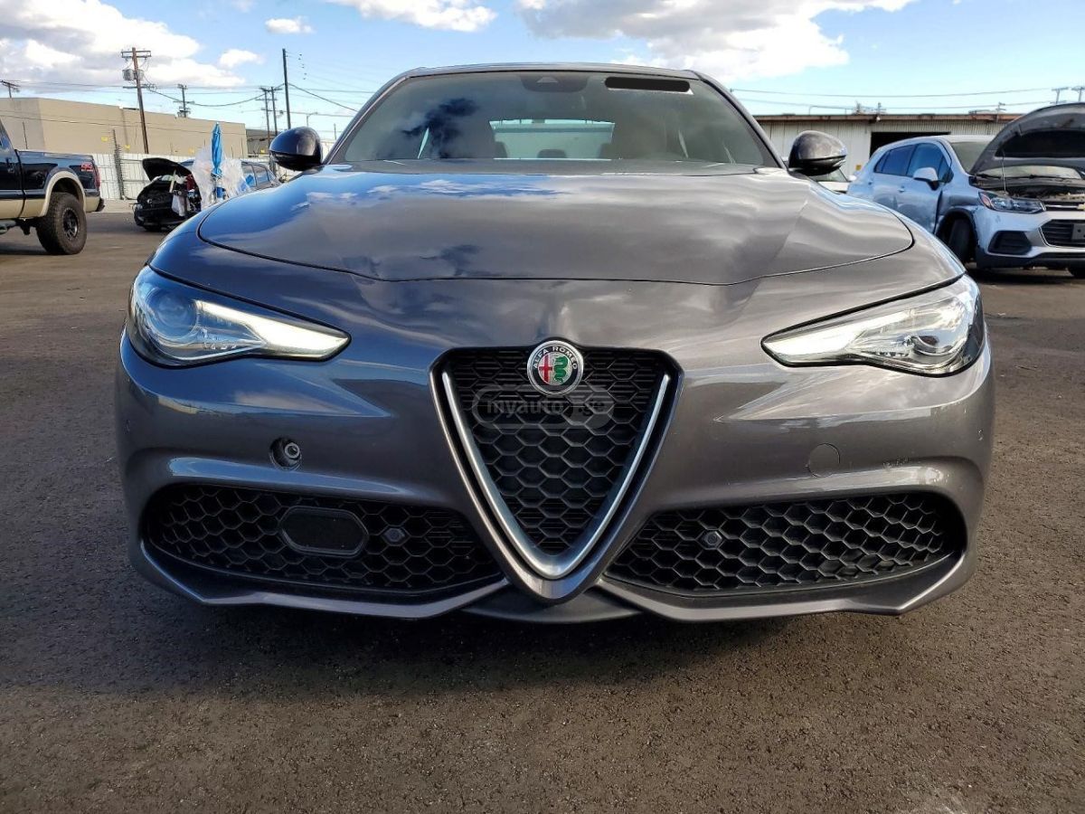 Alfa Romeo Giulia 2023 — миниатюра 2