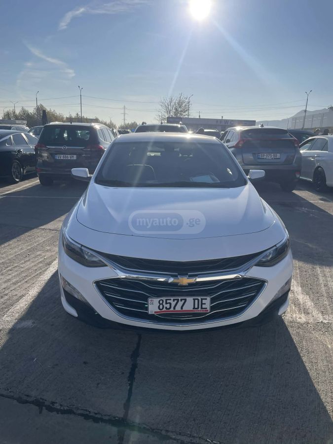 Chevrolet Malibu - фото 1