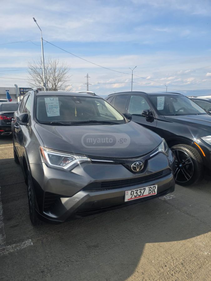 Toyota RAV 4 - фото 4