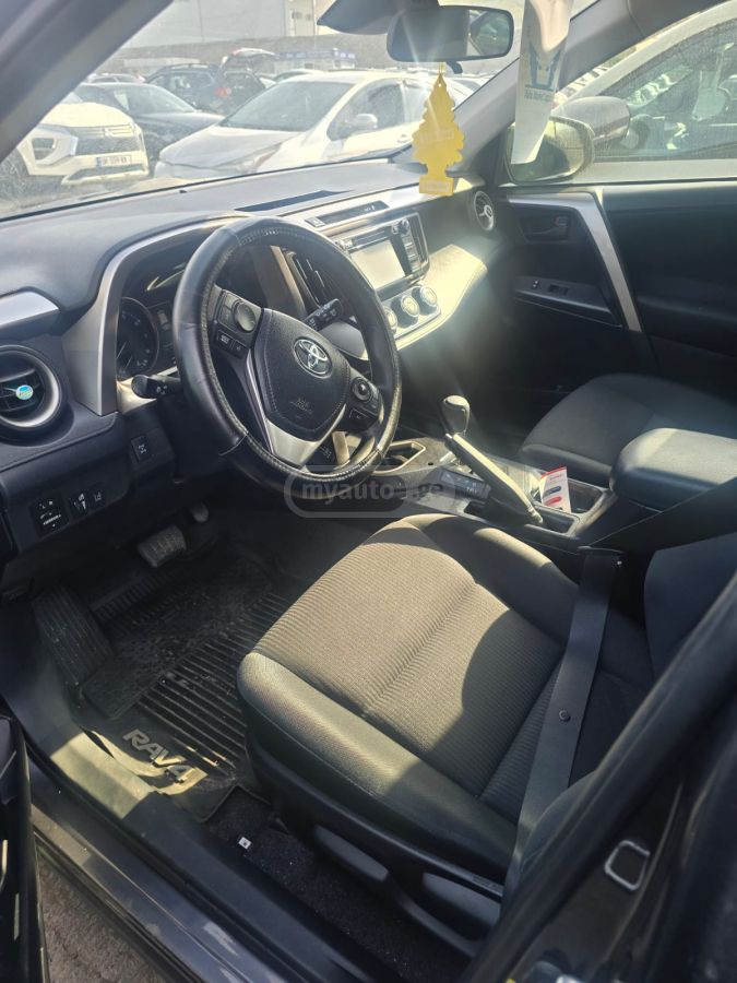 Toyota RAV 4 - фото 5