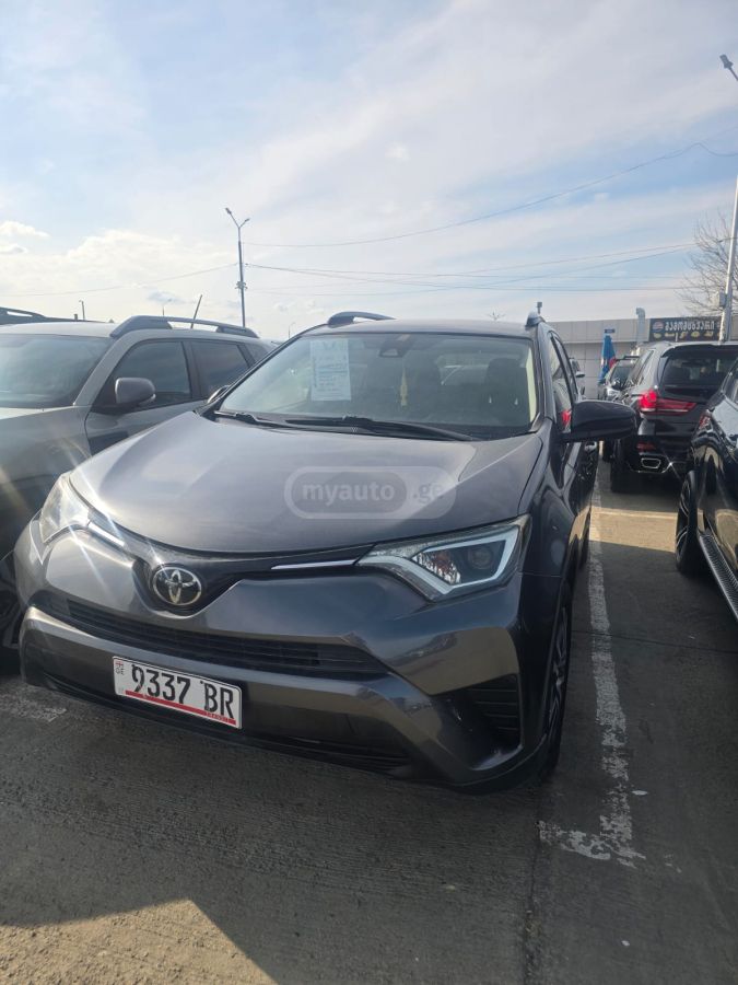 Toyota RAV 4 - фото 6