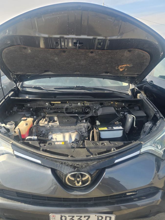 Toyota RAV 4 - фото 7