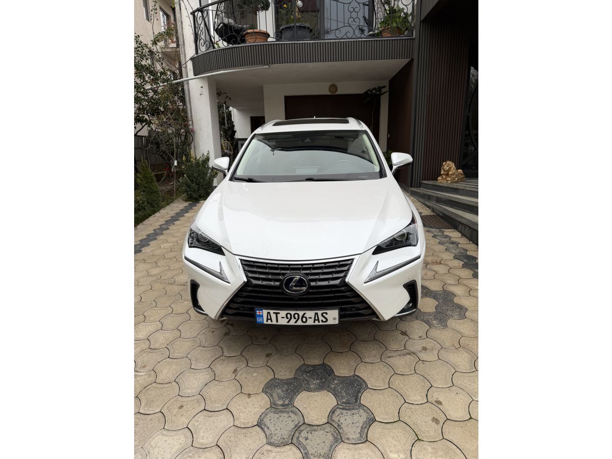 Lexus NX 300 - фото 1