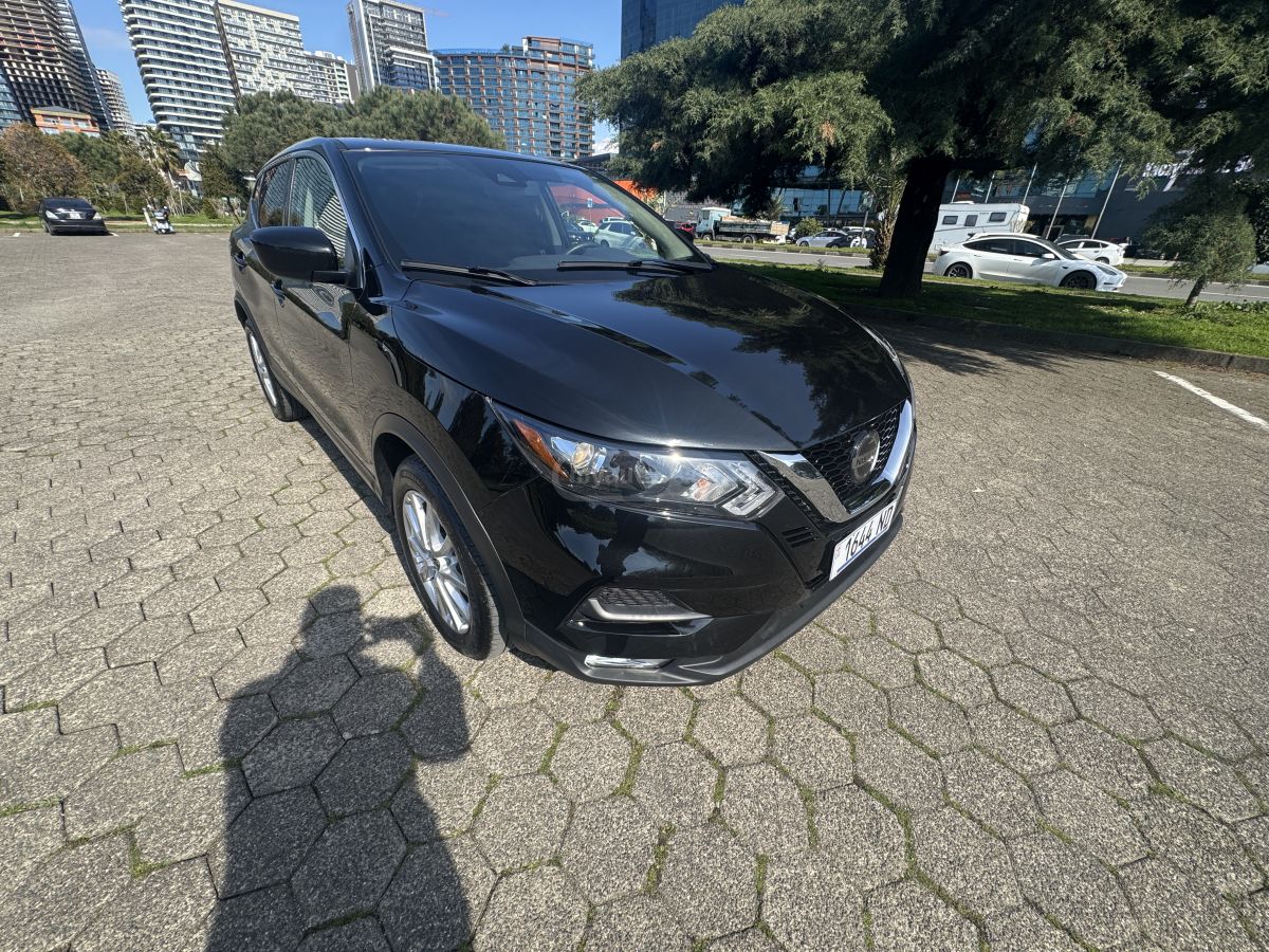 Nissan Rogue Sport - фото 1