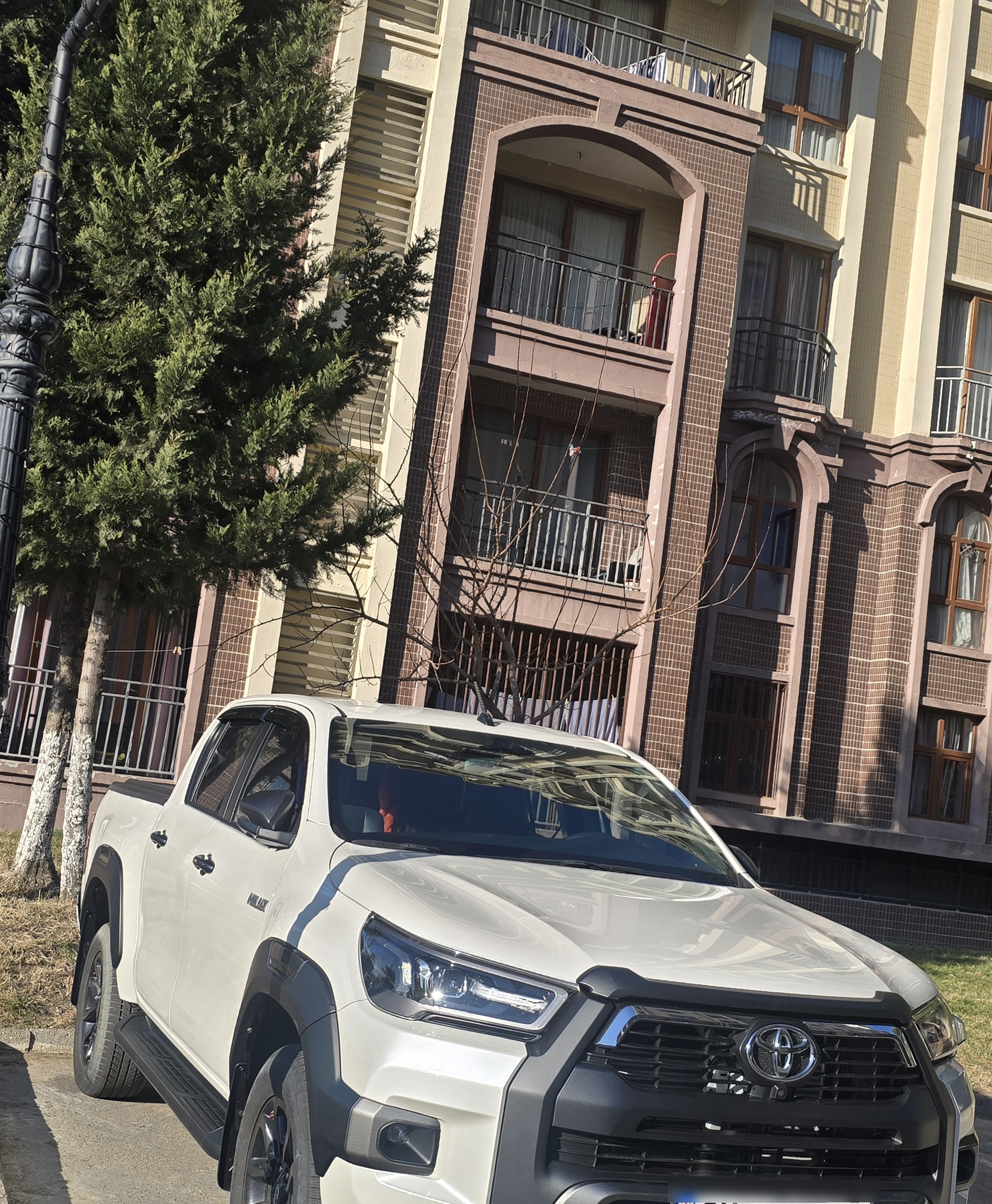 Toyota Hilux 2022 — миниатюра 2