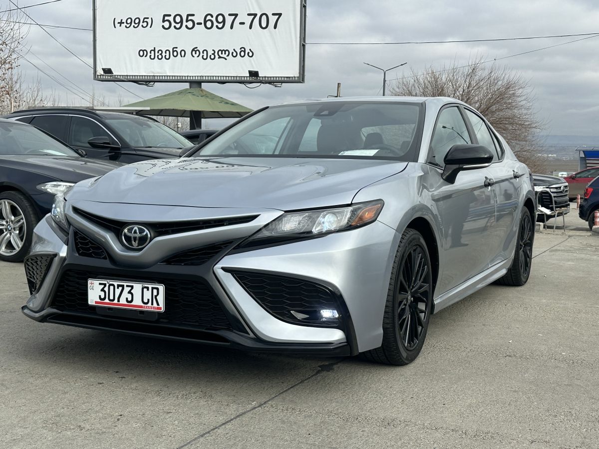 Toyota SE 4dr All-Wheel Drive Sedan A — миниатюра 15