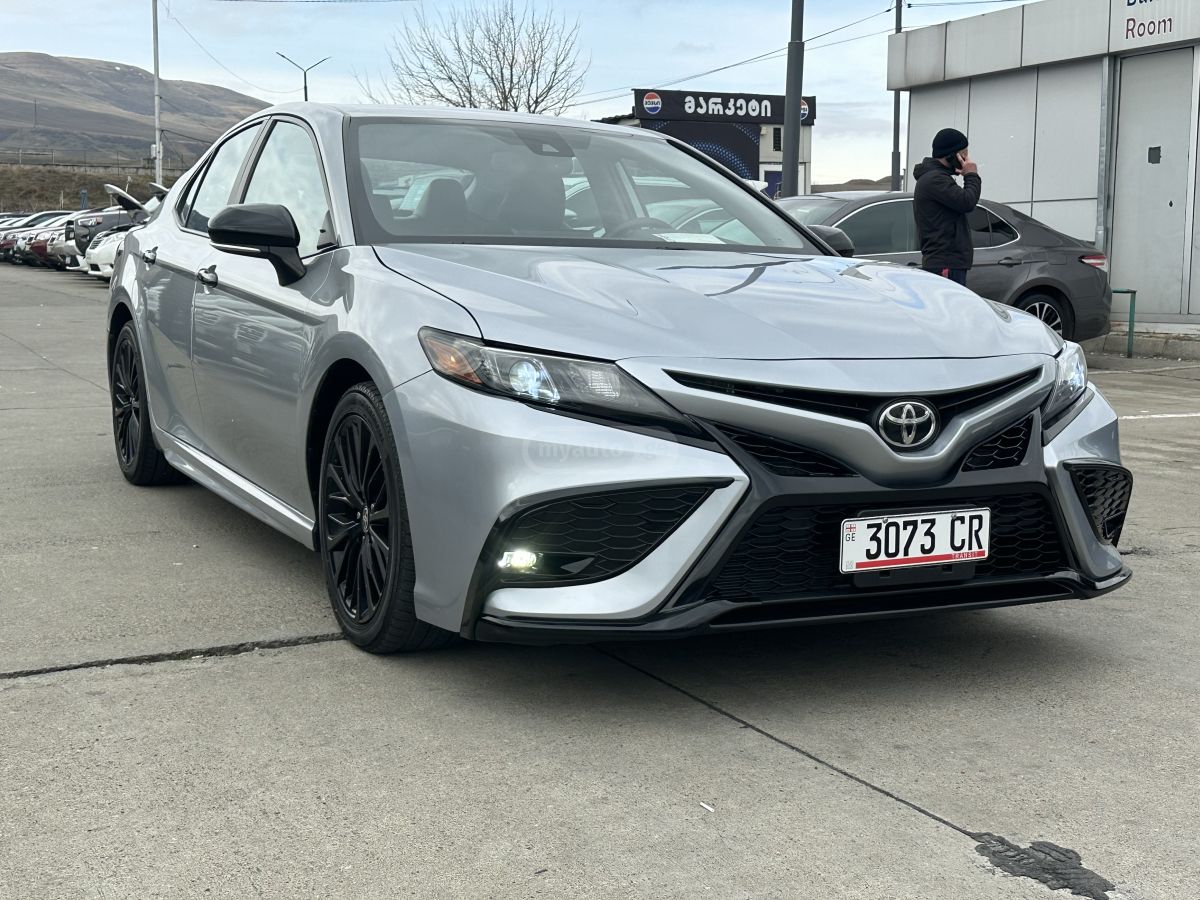 Toyota SE 4dr All-Wheel Drive Sedan A — миниатюра 7