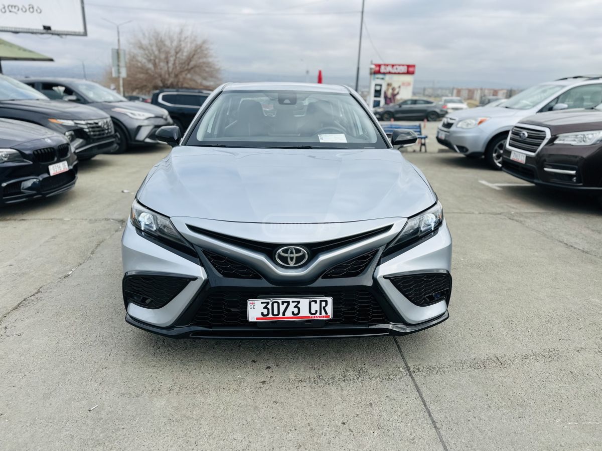 Toyota SE 4dr All-Wheel Drive Sedan A — миниатюра 9