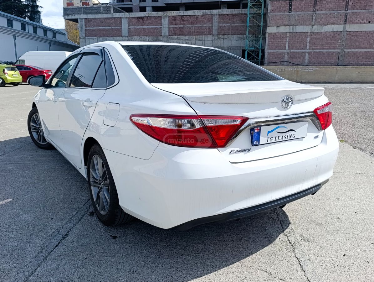Toyota Camry - фото 4