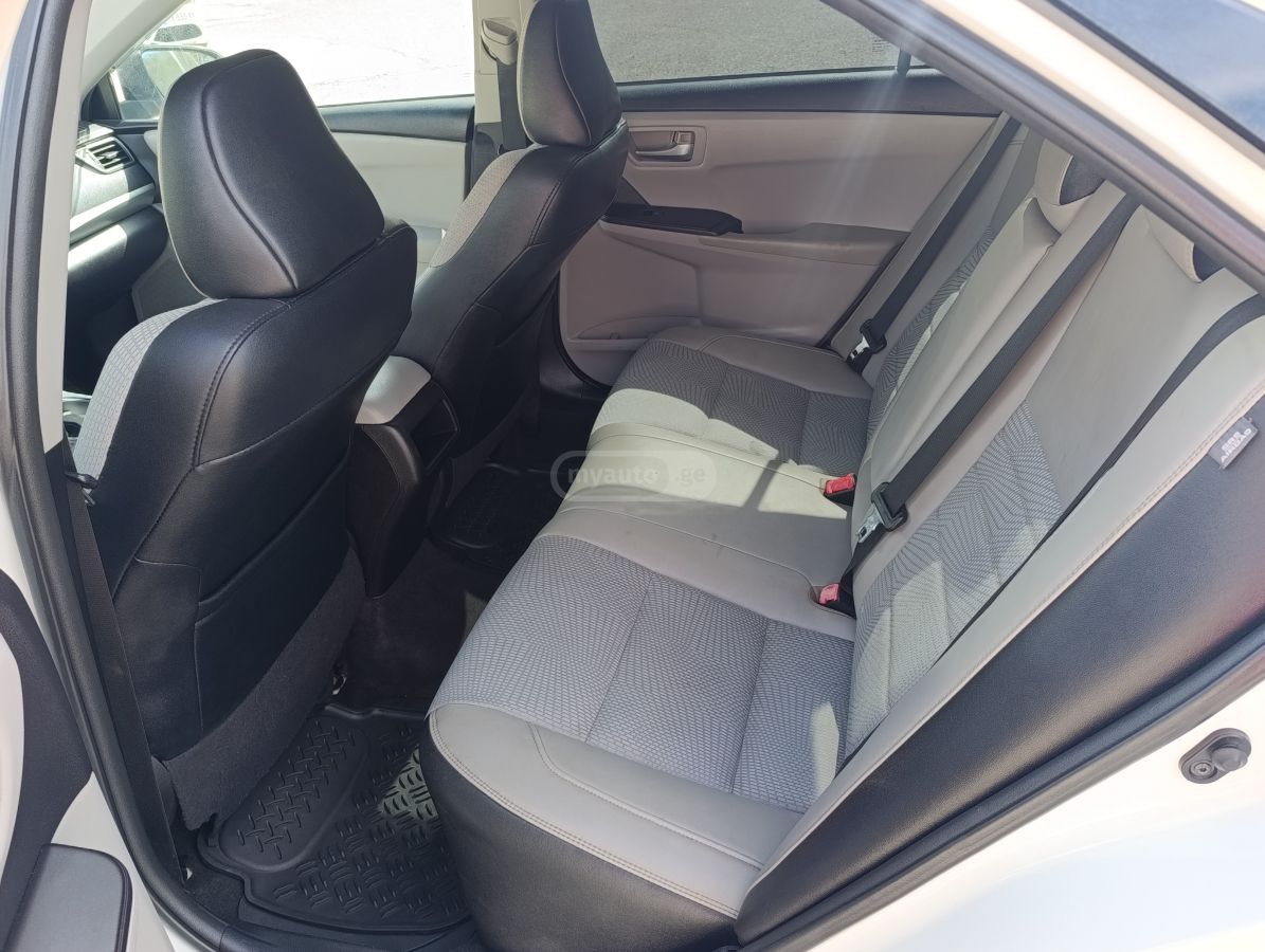 Toyota Camry - фото 5