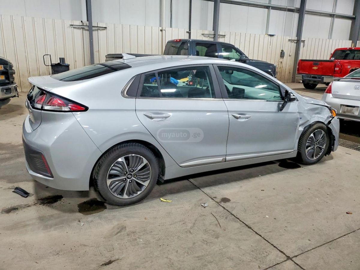 Hyundai Ioniq - фото 3