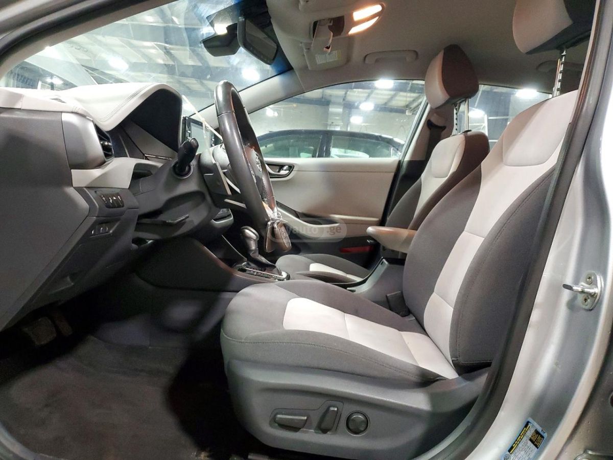 Hyundai Ioniq - фото 7
