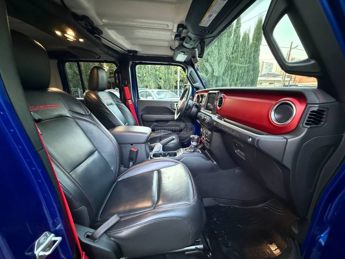 Jeep Wrangler - фото 10