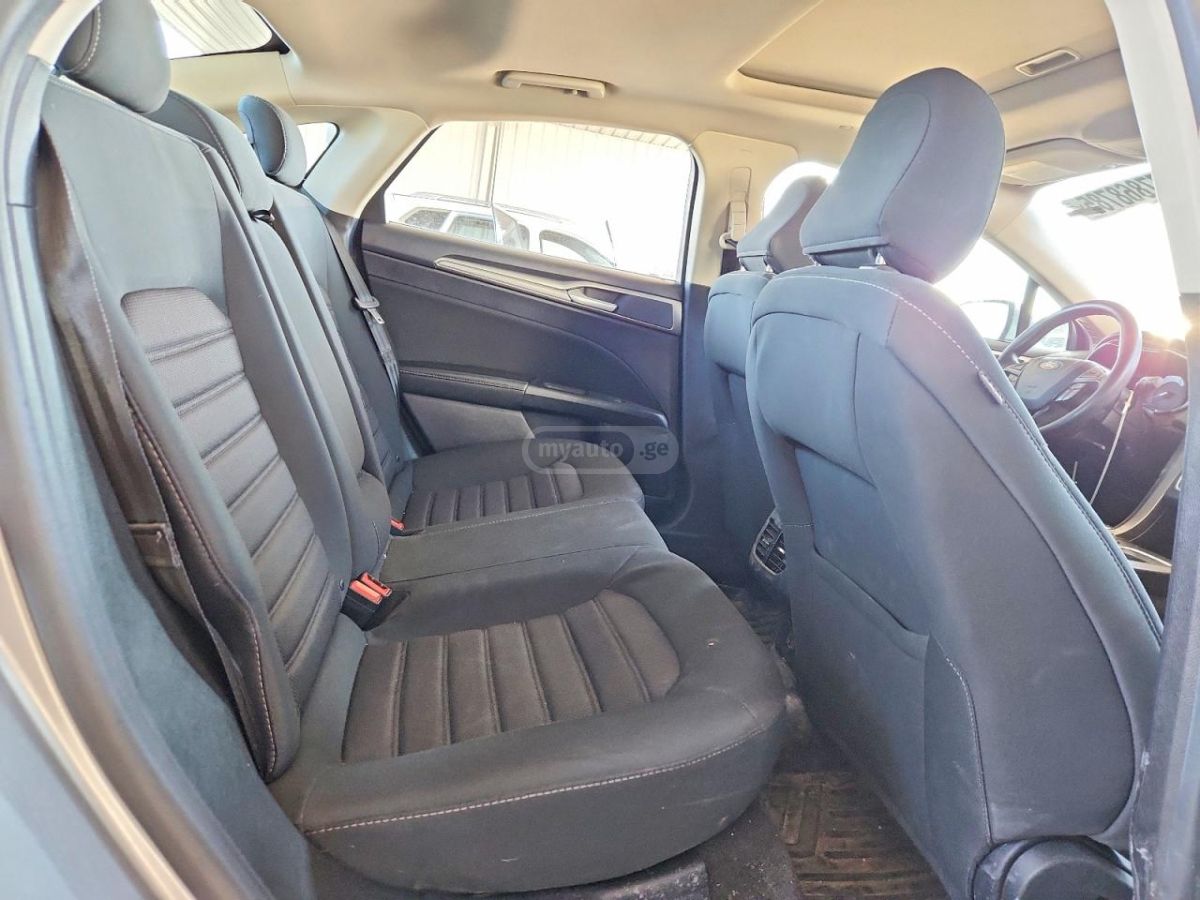 Ford Fusion - фото 10