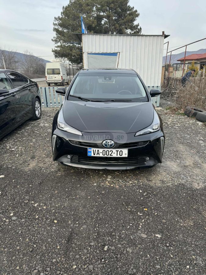 Toyota Prius - фото 1