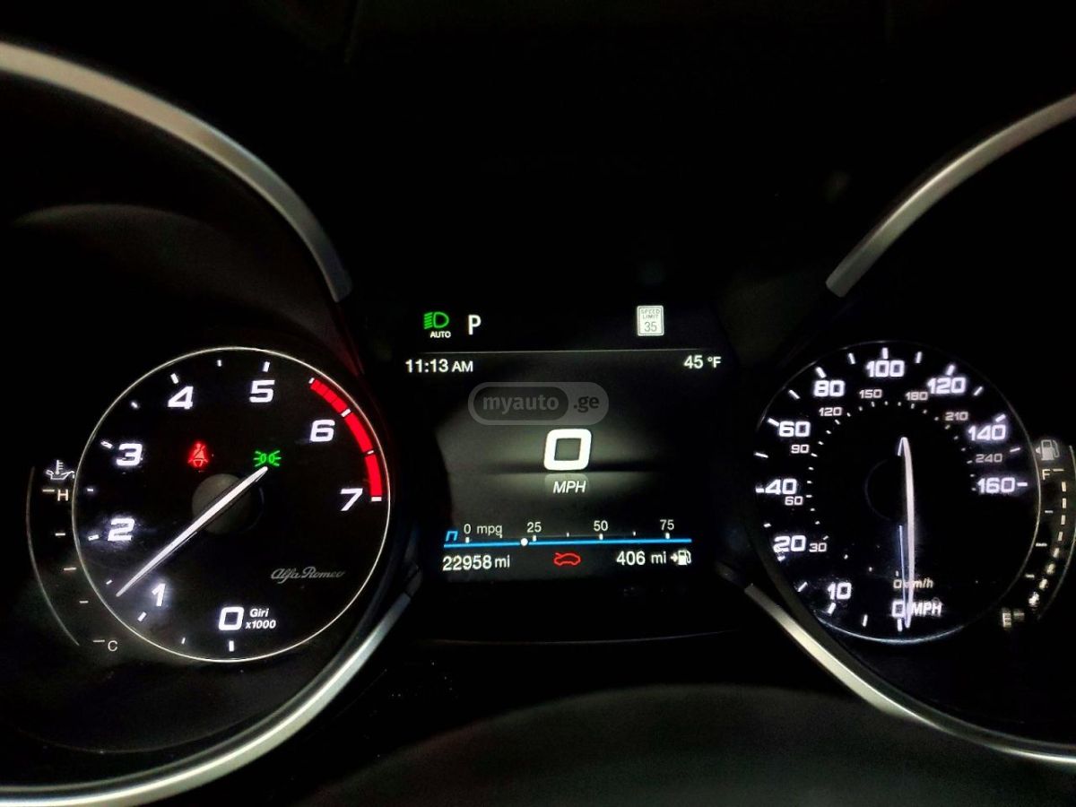 Alfa Romeo Stelvio 2023 — миниатюра 9