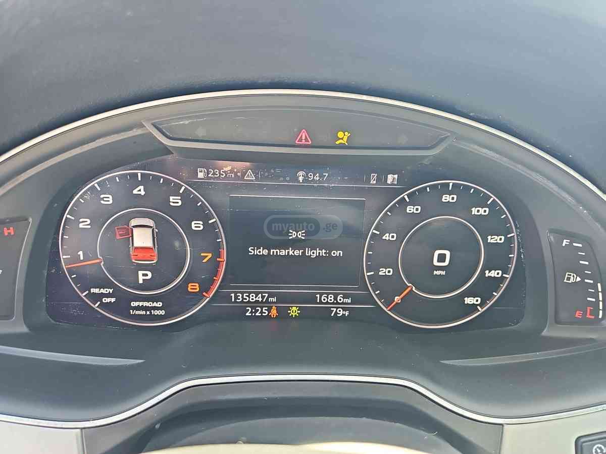 Audi Q7 - фото 11