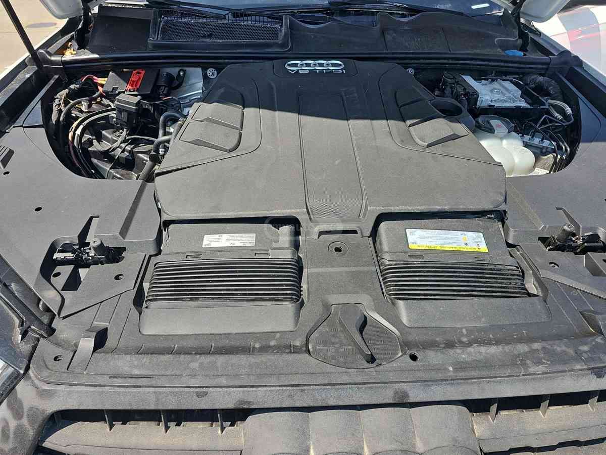 Audi Q7 - фото 12