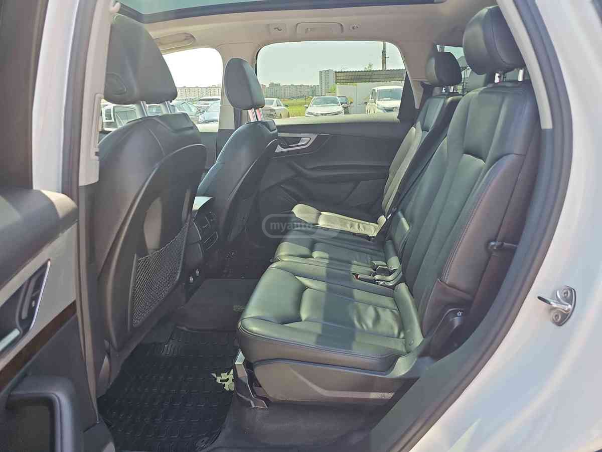 Audi Q7 - фото 7