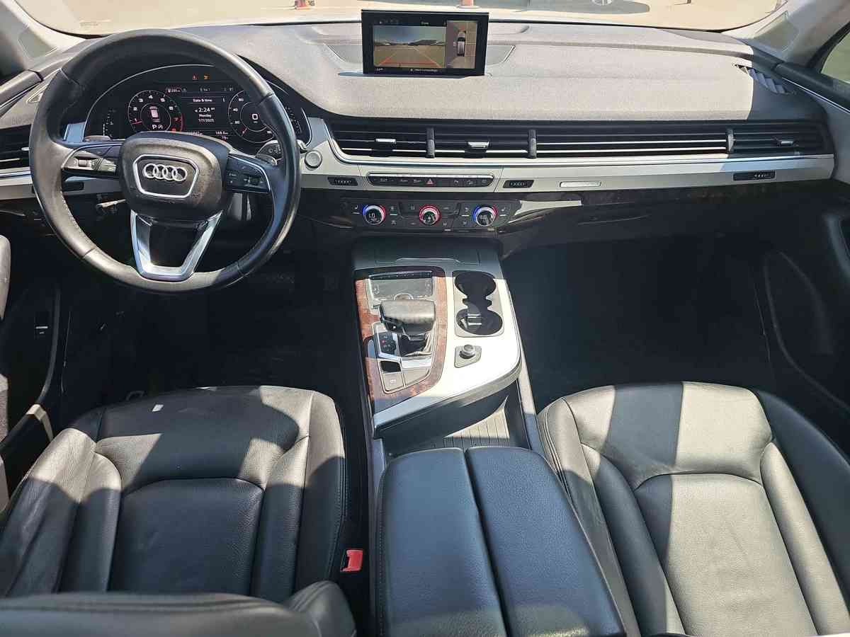 Audi Q7 - фото 9