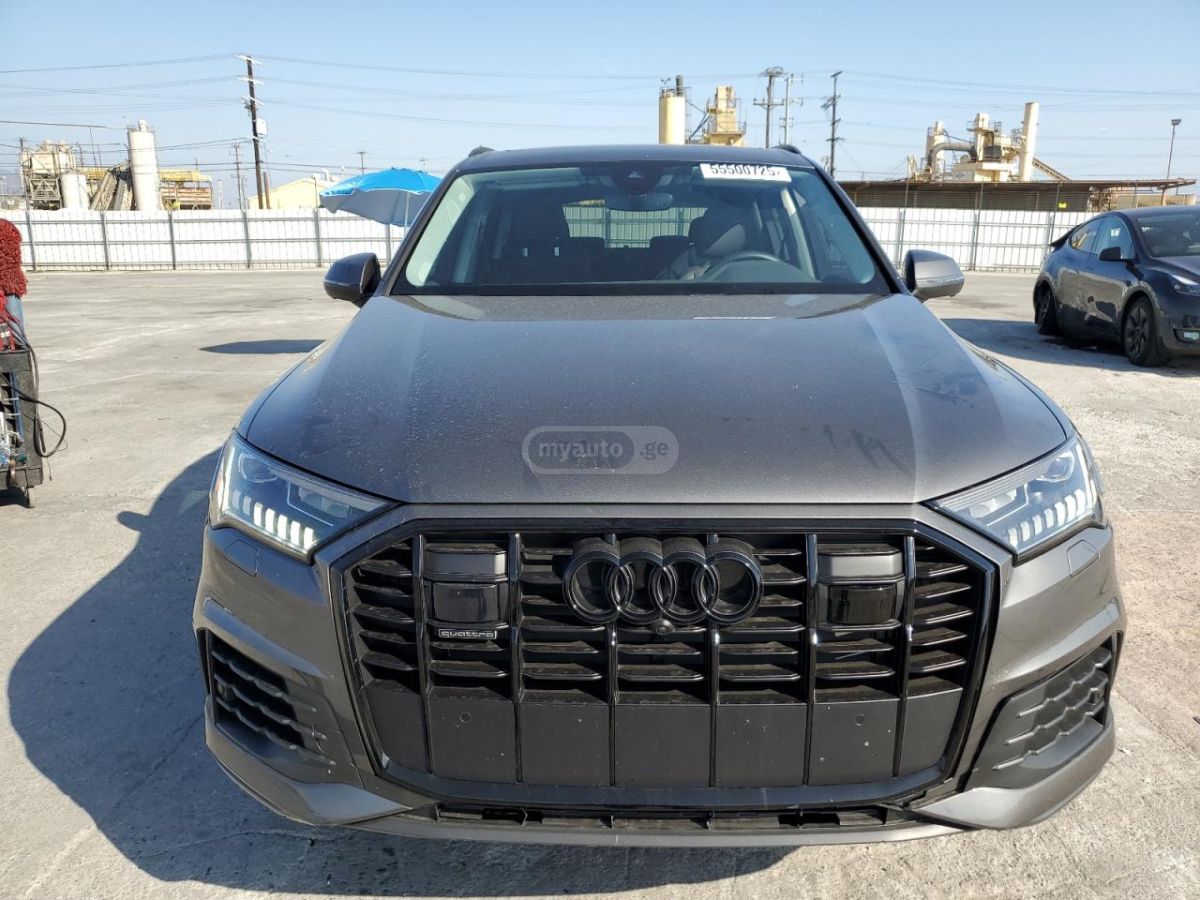 Audi Q7 - фото 2