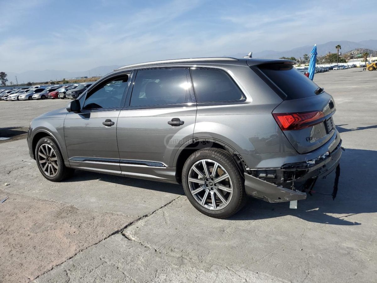 Audi Q7 - фото 3