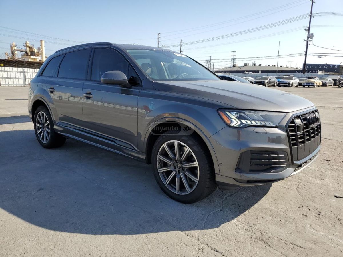 Audi Q7 - фото 6