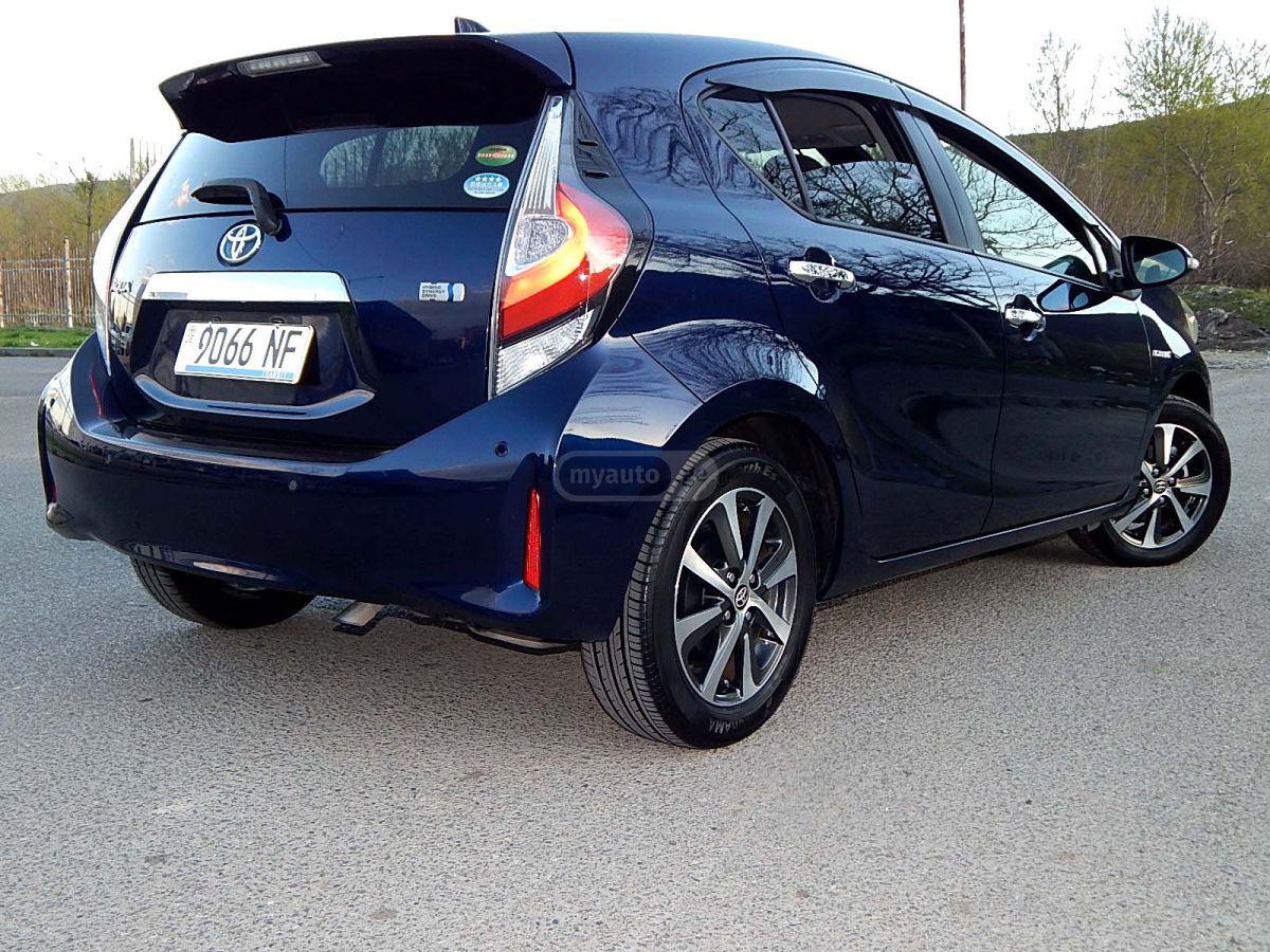 Toyota Aqua - фото 1